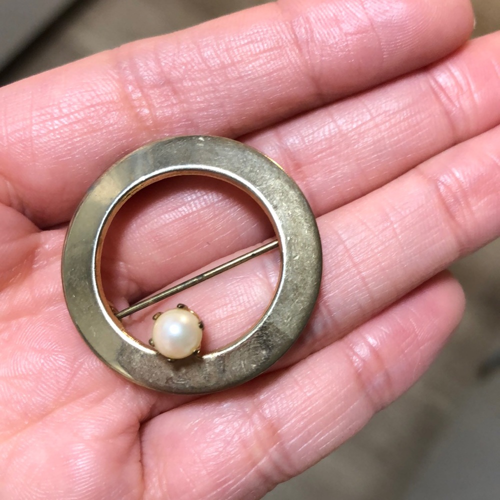 VINTAGE BROOCH